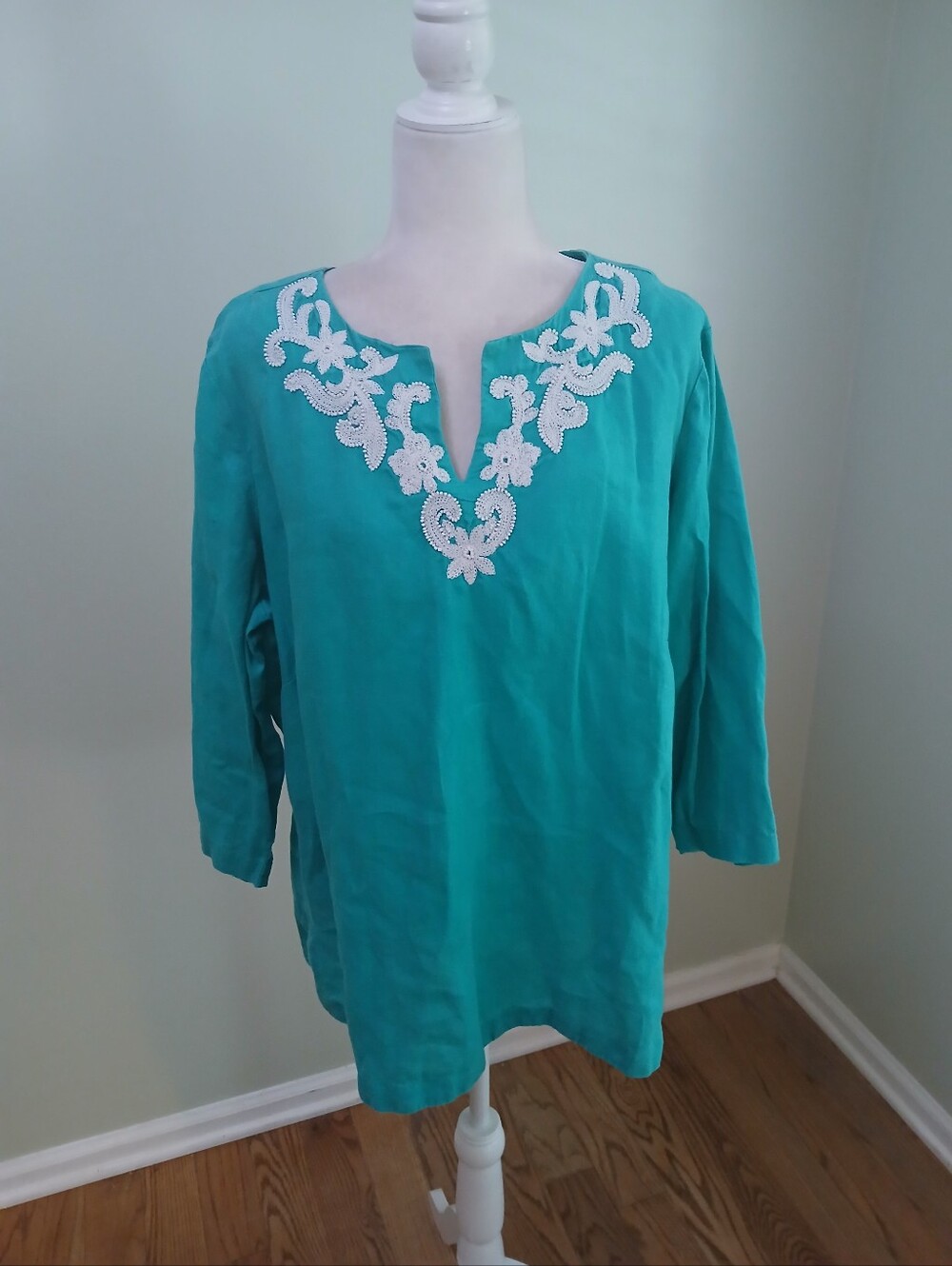 Talbots 100% Linen Embroidered Beaded V-Notch Tunic